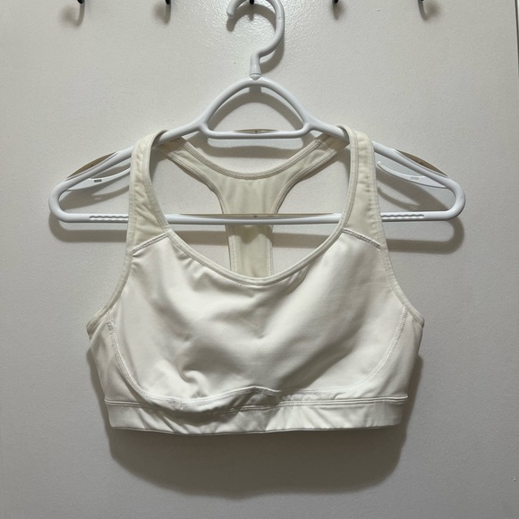 Old navy Sports Bra - Picture 1 of 3